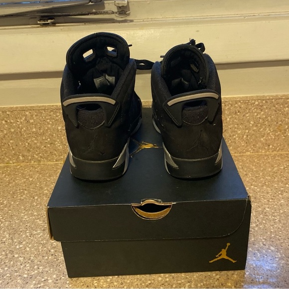 kids Jordan 6 retro black metallic chrome shoes size 1 - Picture 4 of 6